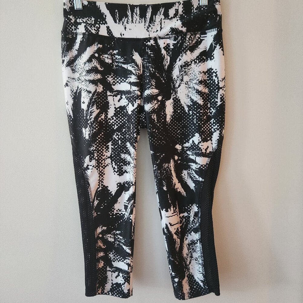 Like New! Capri Leggings Danskin Now